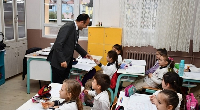 Başkan Usta'dan öğrencilere yerli malı haftası hediyesi