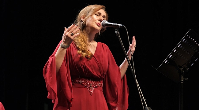 Bursa'da Çiğdem Yarkın'la müzik ziyafeti
