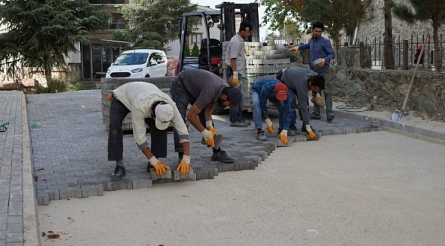 Gemlik'te yollara parke döşeniyor