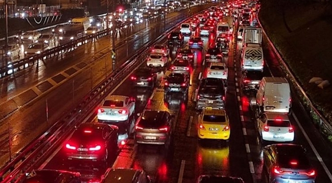 İstanbul'da trafik yoğunluğu yüzde 70'i geçti