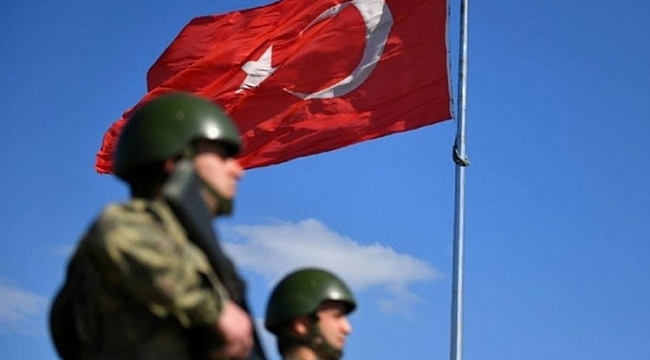 Kaçak yollarla Türkiye'ye girmeye çalışan 4 kişi yakaland ı