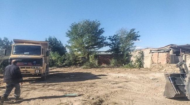 Karacabey'de metruk binalarla mücadele devam ediyor
