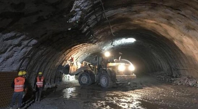Kop Dağı'nda tünelde göçük