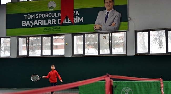 'Osmangazi Tenis Kış Kupası' rekor katılımla başladı