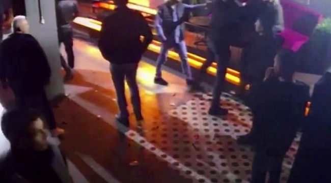 Sakarya'da eğlence mekanında silahlar konuştu