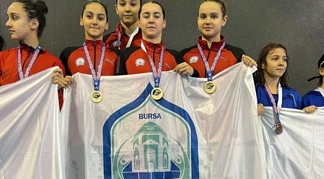 Yıldırım'ın altın kulaçlarına altın madalya