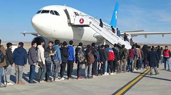 Afganistan'a 227 göçmen gönderildi