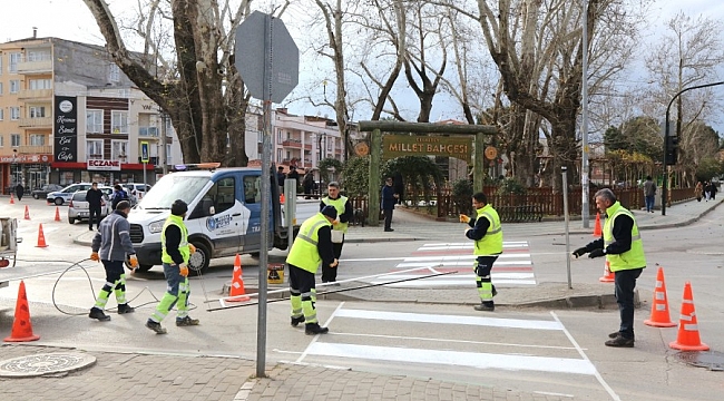 Gürsu'da yayaların güvenliği için çalışmalar devam ediyor