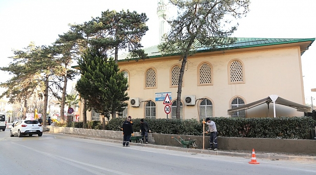 Gürsu Merkez Cami'nin çevresi yenileniyor
