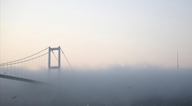 İstanbul Boğazı'na sis engeli