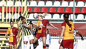 Kadın futbolunda derbi heyecanı 
