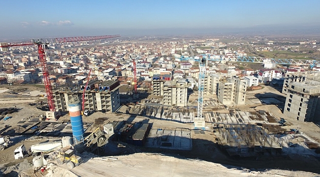 Mustafakemalpaşa'da TOKİ'ler hızla inşaa ediliyor