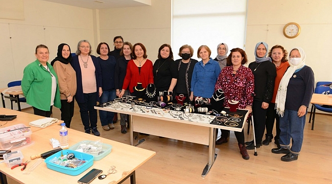 NİLSEM kursiyerleri gümüş kazaz sanatını öğreniyor