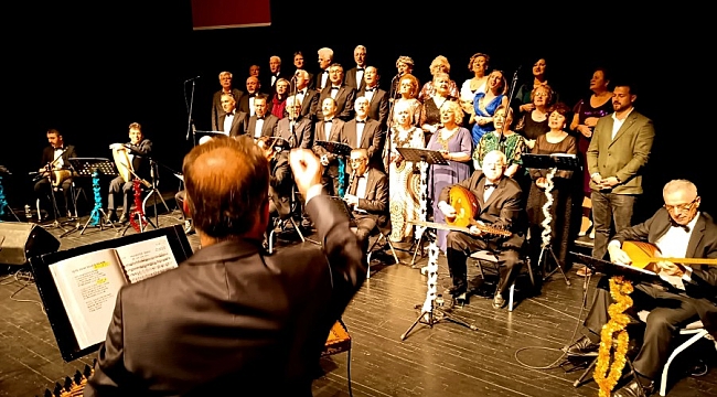 Nilüfer'de Sevgi ve Kardeşlik Korosu'ndan konser