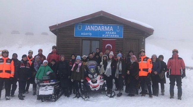 Bursa'da jandarmadan öğrencilere Uludağ gezisi