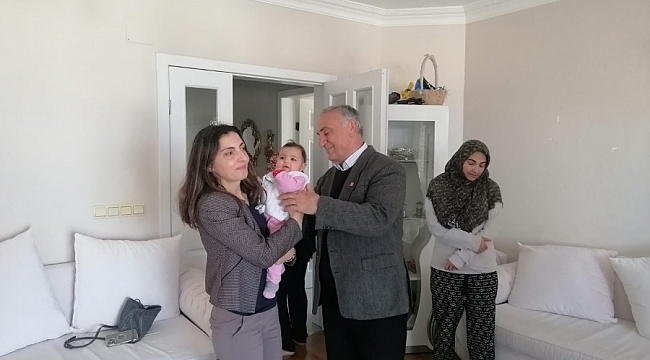 Bursa Milletvekili Kayışoğlu Azra Bebek ile buluştu