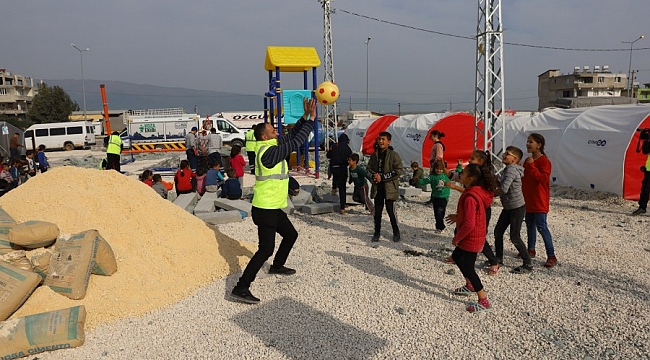 Büyükşehir'den depremzede çocuklara oyun parkı