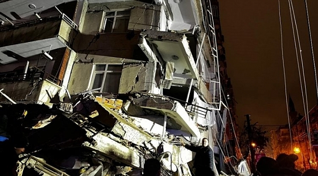 Diyarbakır'da 7 bina yıkıldı, 6 kişi hayatını kaybetti