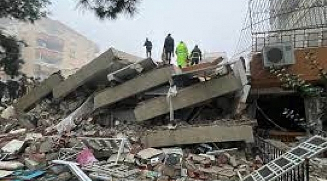 Hatay'da deprem sonrası devlet hastanesi yıkıldı