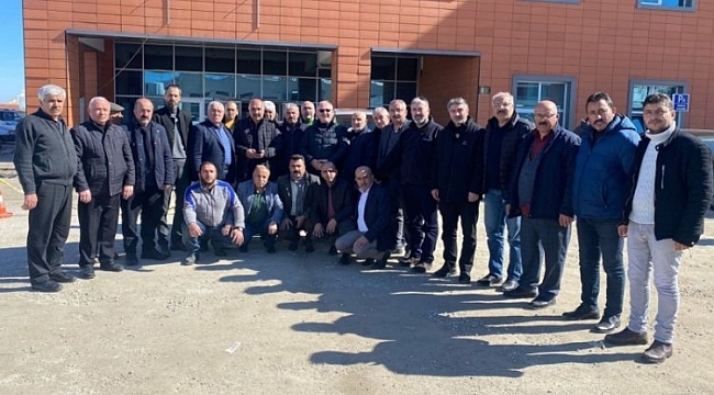 Sivas'ta muhtarlardan depremzedeler için kampanya