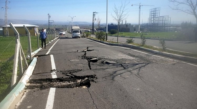 Afet bölgesinde ulaşım yollarındaki hasarlar raporlandı