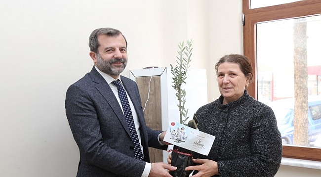 Başkan Işık, sağlık personelini ziyaret etti