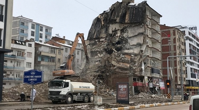 Elazığ'da 4 bin 73 bina ağır hasarlı