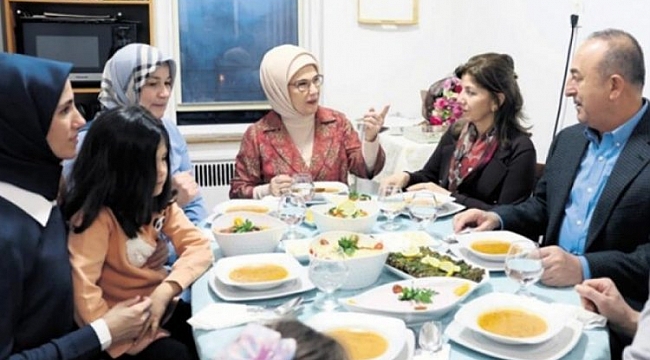 Emine Erdoğan, New York'ta Bolulu ailenin evinde iftar yaptı
