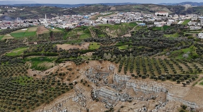 Hatay'da fay yarığının oluştuğu mahalle taşınabilir