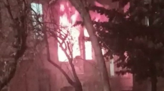 İstanbul'da 4 katlı binada yangın