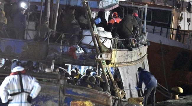 İtalya açıklarında binden fazla göçmen kurtarıldı