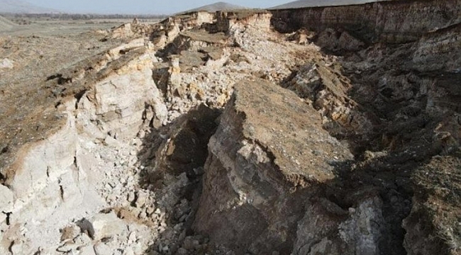 Kahramanmaraş'ta fay hattının başlangıcı görüntülendi