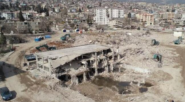 Pırlanta Apartmanı enkazında 13 kişiye ulaşılamadı