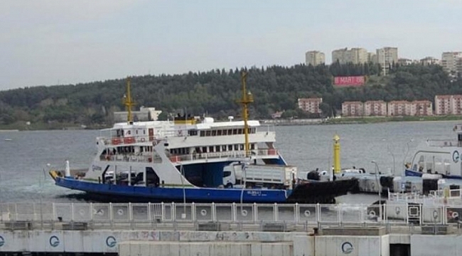 Çanakkale'de feribot seferlerine 'fırtına' engeli