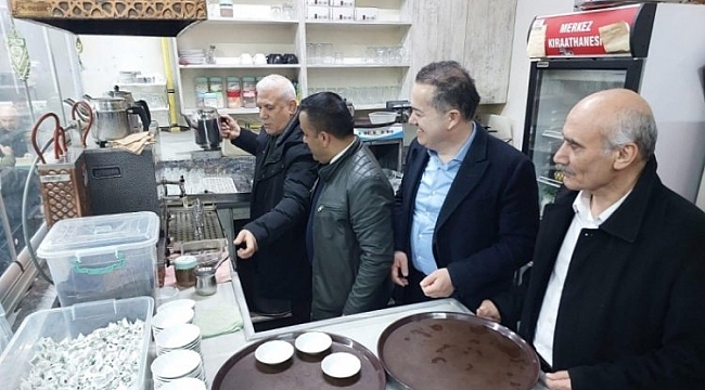 Çaylar Bozbey'den sohbet vatandaştan