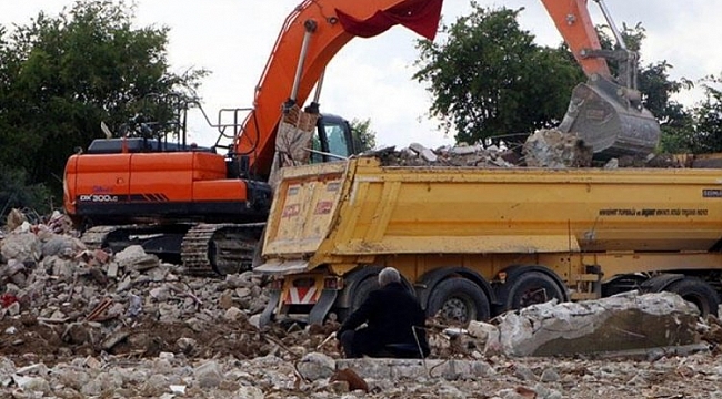 Hatay'da enkaz kaldırma çalışmaları devam ediyor