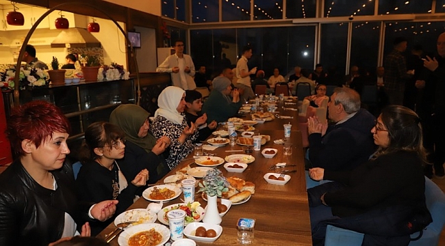 Manisa'da kaymakamlıktan depremzedelere iftar