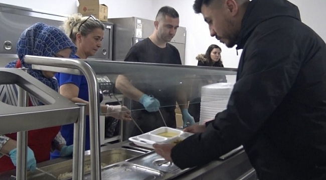 Nilüfer'de öğrenci ve ihtiyaç sahiplerine yemek