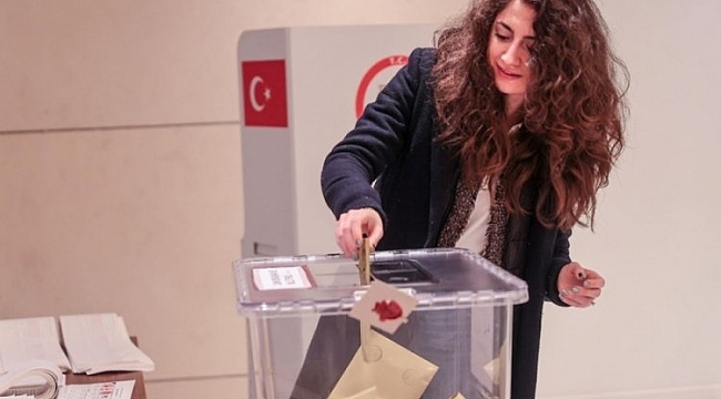 Yurt dışında seçmen sandık başında