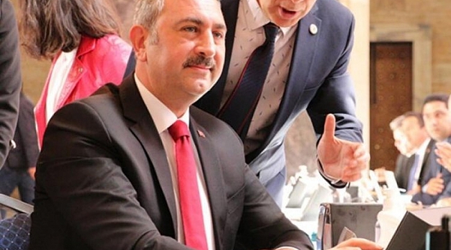 Abdulhamit Gül, milletvekili kaydını yaptırdı