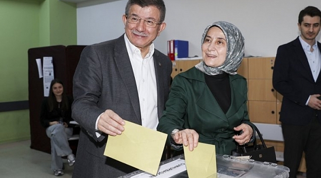 Ahmet Davutoğlu, oyunu kullandı