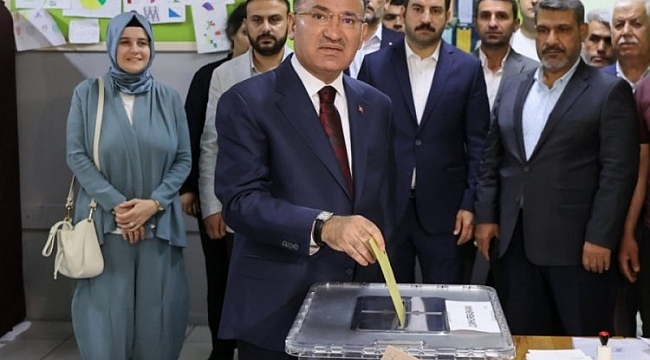 Bakan Bozdağ'ın oy kullandığı sandıktan Erdoğan çıktı