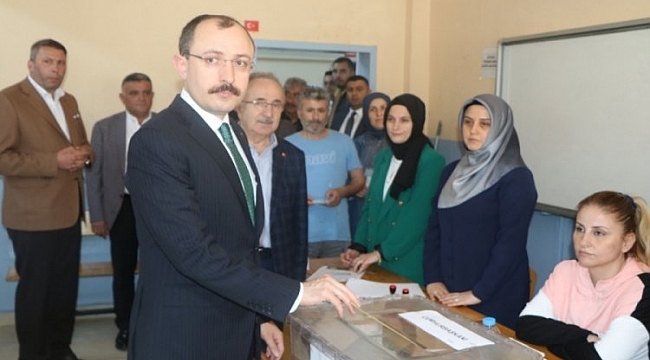 Bakan Muş oyunu kullandı