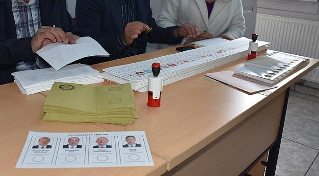 Bursa'da Belediye Başkanları oylarını kullandı