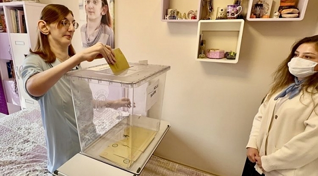 Dünyanın en uzun boylu kadını oyunu kullandı