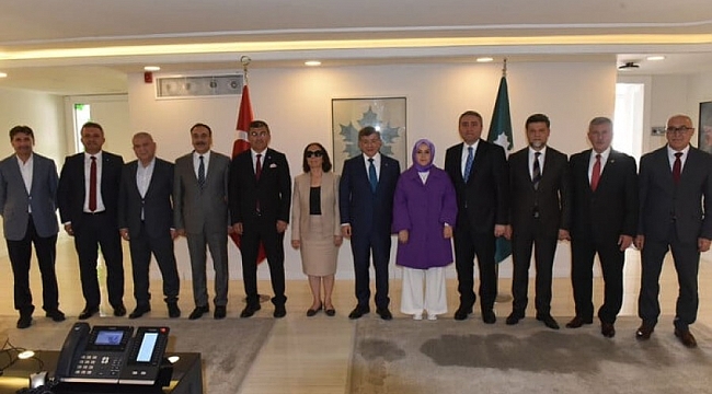 Gelecek Partisi milletvekilleri CHP'ye istifa dilekçelerini verdi