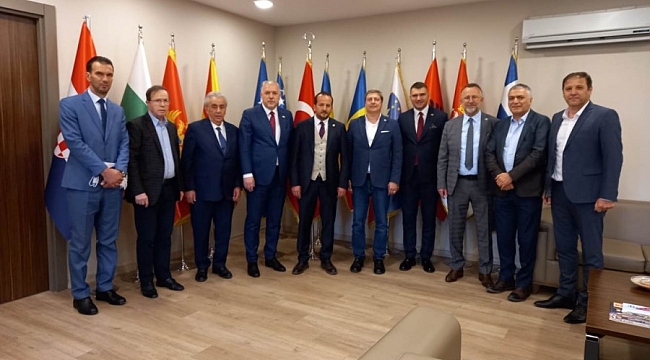 Kosovalı Bakan'dan BALKANTÜRKSİAD'a ziyaret