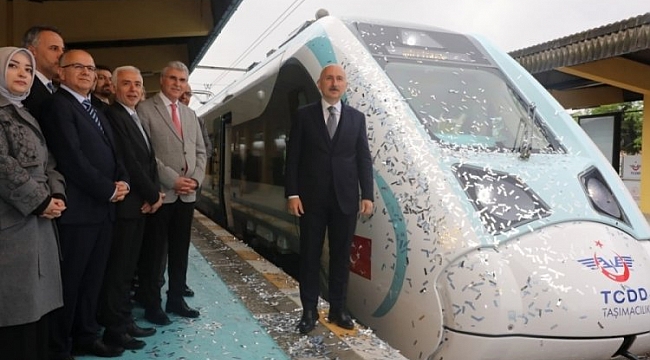 Milli tren bugün ilk kez yolcu taşımaya başlıyor
