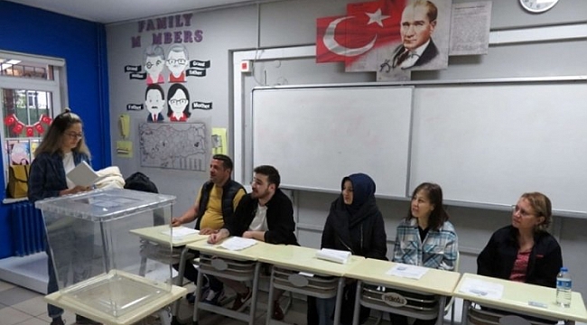 Sandık görevlileri, yemin ederek göreve başladı