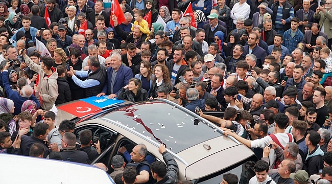 TOGG Mustafakemalpaşa'da yolların tozunu attı